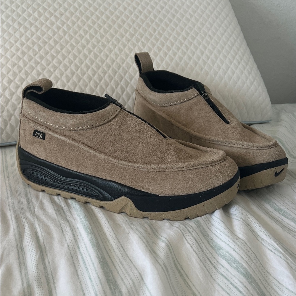 ACG Izy